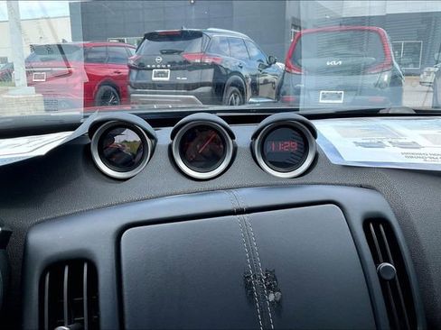 Used 2013 Nissan 370Z Coupe RWD image 28