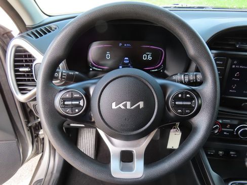 Certified 2024 Kia Soul LX w/ Option Group 015 FWD image 18