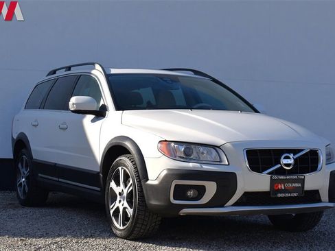 Used 2013 Volvo XC70 T6 AWD/4WD image 1