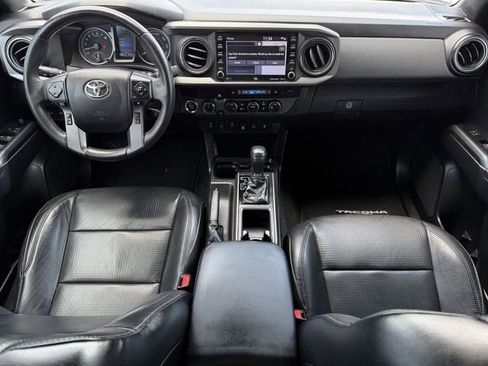 Used 2021 Toyota Tacoma TRD Off-Road w/ TRD Premium Off Road Package AWD/4WD image 11