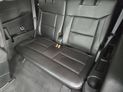 Used 2024 Ford Explorer XLT w/ Equipment Group 202A RWD image 30