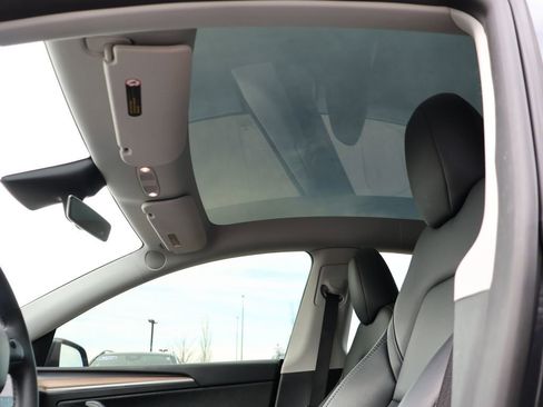 Used 2023 Tesla Model Y Performance image 16