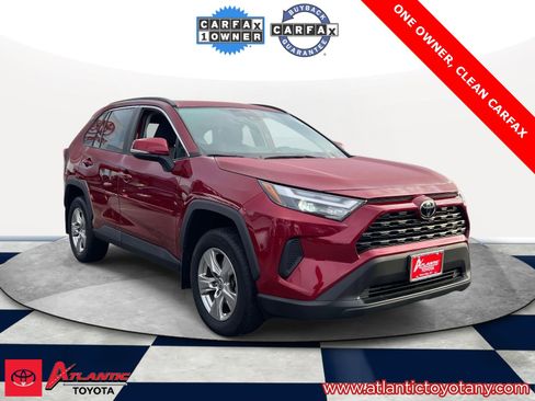 Used 2022 Toyota RAV4 XLE image 1