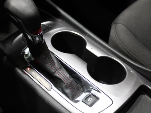 Used 2022 Chevrolet Malibu RS image 17