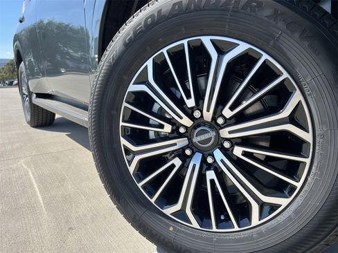 New 2026 Nissan Armada SL w/ Captain's Chari Seat Package image 8