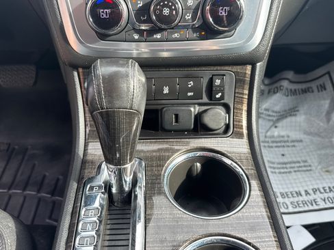 Used 2016 GMC Acadia SLT w/ Technology Package AWD/4WD image 14