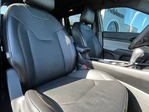 Used 2023 Jeep Compass Limited w/ Sun and Sound Group AWD/4WD image 28