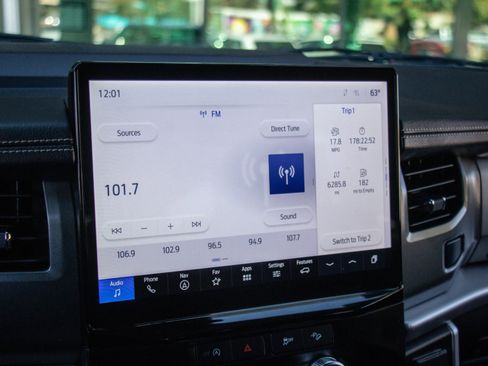 Used 2024 Ford Expedition Max XLT image 16