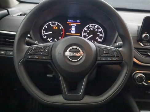 Used 2023 Nissan Altima 2.5 S FWD image 12