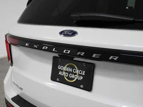 New 2026 Ford Explorer Active w/ Active Comfort Package image 12
