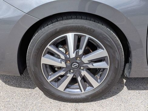 Used 2023 Nissan Versa SV image 31