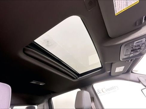 Used 2021 GMC Sierra 3500 Denali w/ Denali Ultimate Package image 22