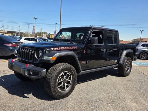 Used 2024 Jeep Gladiator Rubicon AWD/4WD image 3