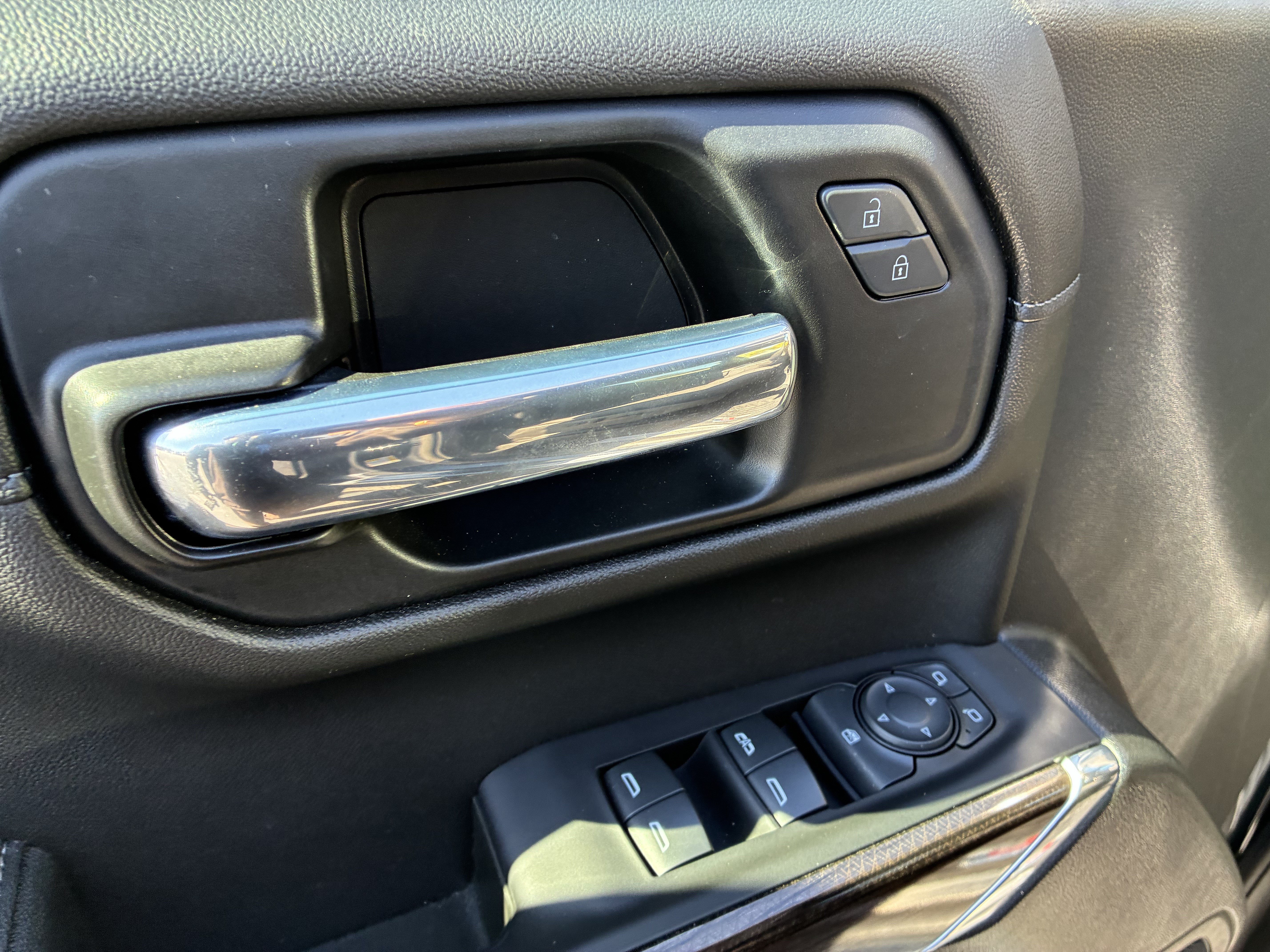 Used 2021 Chevrolet Silverado 1500 RST AWD/4WD image 25