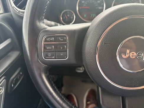 Used 2015 Jeep Wrangler Unlimited Sahara w/ Connectivity Group AWD/4WD image 4
