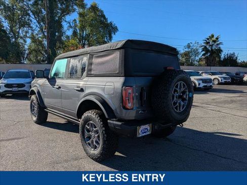 New 2025 Ford Bronco Badlands image 3