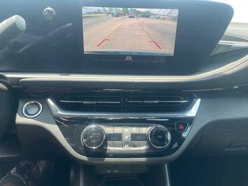 Used 2025 Buick Envista Sport Touring FWD image 21