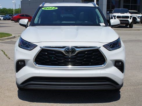 Used 2022 Toyota Highlander Limited FWD image 26