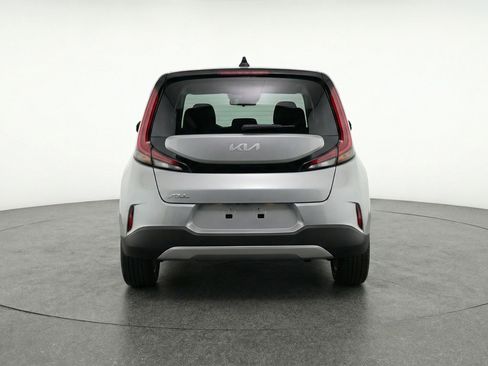 Used 2025 Kia Soul LX w/ LX Technology Package FWD image 7