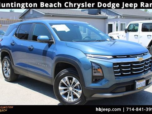 Used 2025 Chevrolet Equinox LT w/ Safety and Technology Package FWD image 1
