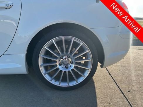 Used 2011 Mercedes-Benz SLK 300 image 10