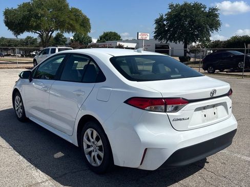 Used 2024 Toyota Corolla LE FWD image 6