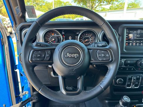 Certified 2022 Jeep Wrangler Unlimited Sport AWD/4WD image 27