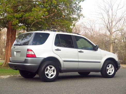 Used 1998 Mercedes-Benz ML 320 4MATIC image 4