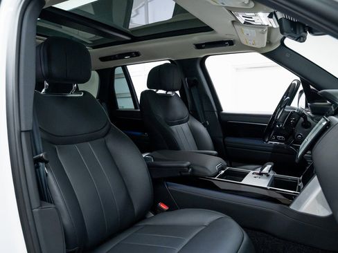 Used 2025 Land Rover Range Rover SE AWD/4WD image 22