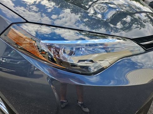 Used 2017 Toyota Corolla LE FWD image 11