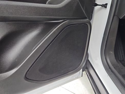 Used 2024 GMC Terrain SLE image 30