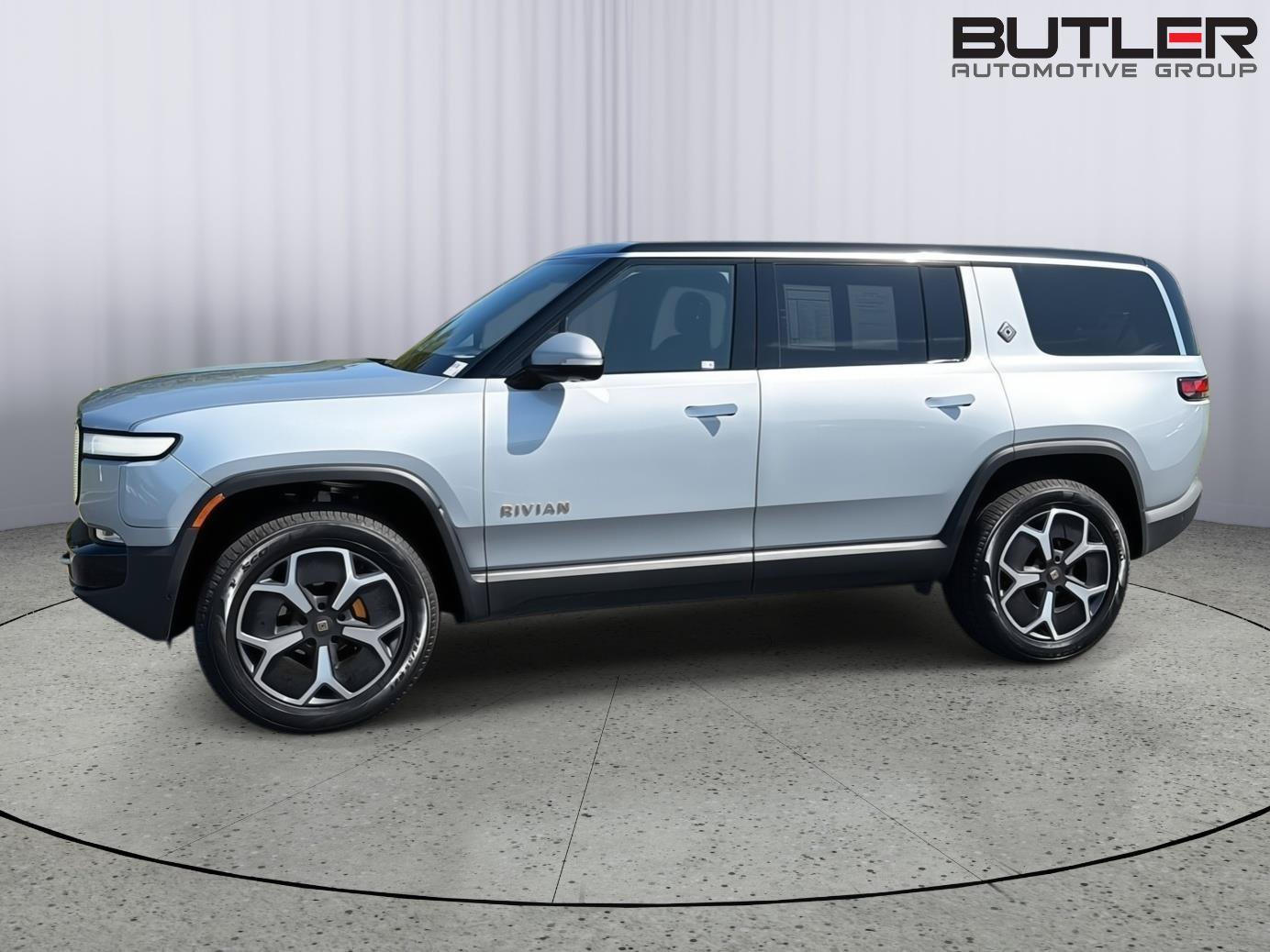 Used 2024 Rivian R1S Adventure Quad AWD/4WD image 3
