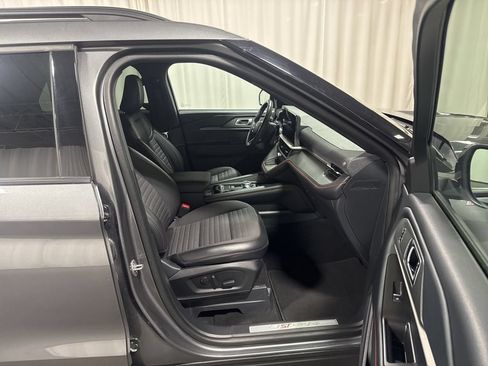 Used 2025 Ford Explorer ST-Line AWD/4WD image 21