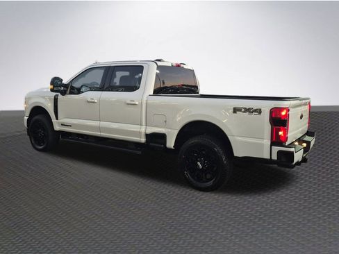 New 2026 Ford F250 Lariat w/ Black Appearance Package image 5