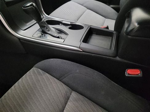 Used 2015 Toyota Camry LE image 26