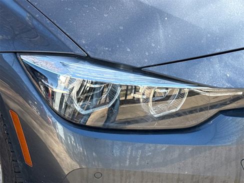 Used 2018 BMW 330i Sedan image 3