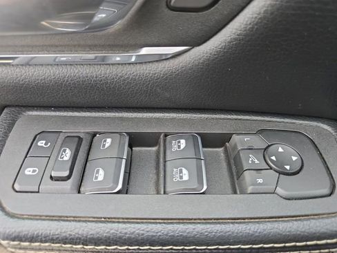 Used 2025 RAM 1500 Laramie image 29