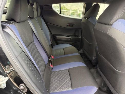 Used 2021 Toyota C-HR XLE FWD image 12