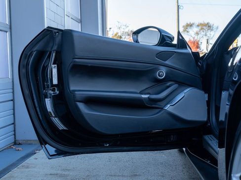 Used 2019 Ferrari Portofino image 26