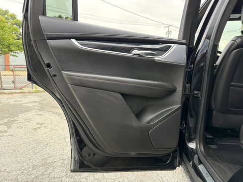 Used 2022 Cadillac XT6 Premium Luxury w/ Technology Package AWD/4WD image 32