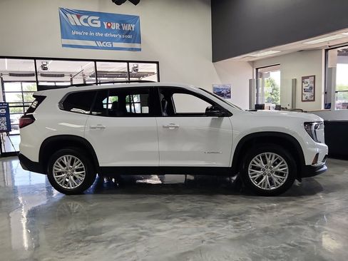 New 2026 GMC Acadia Elevation w/ Elevation Premium Package AWD/4WD image 3