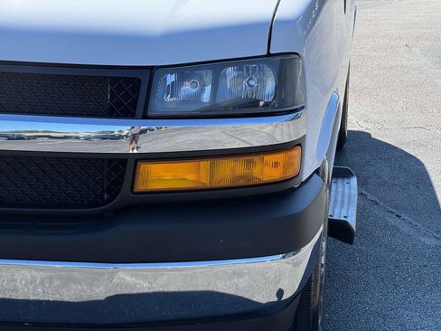 Used 2025 Chevrolet Express 3500 LT w/ LT Preferred Equipment Group RWD image 8
