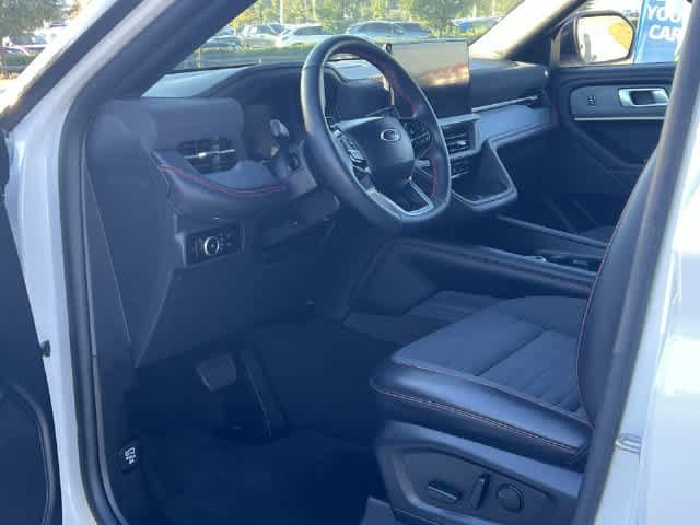 Used 2025 Ford Explorer ST-Line w/ Premium Package RWD image 3