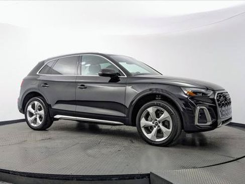 Used 2023 Audi Q5 2.0T Premium Plus w/ Premium Plus Package AWD/4WD image 11