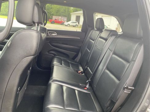 Used 2020 Jeep Grand Cherokee Limited AWD/4WD image 32