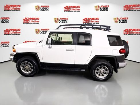 Used 2013 Toyota FJ Cruiser 4WD w/ Upgrade Pkg image 12