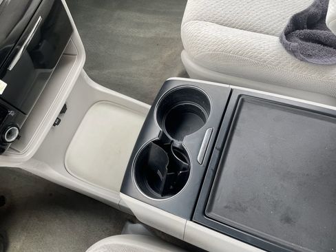 Used 2014 Toyota Sienna LE image 21