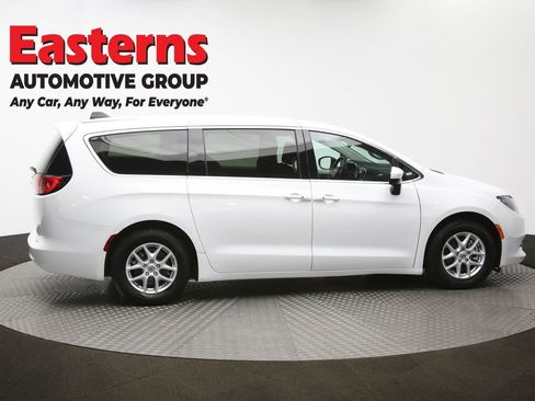 Used 2023 Chrysler Voyager LX image 44