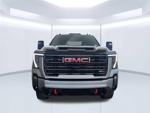 Used 2024 GMC Sierra 2500 AT4 w/ AT4 Premium Plus Package AWD/4WD image 3