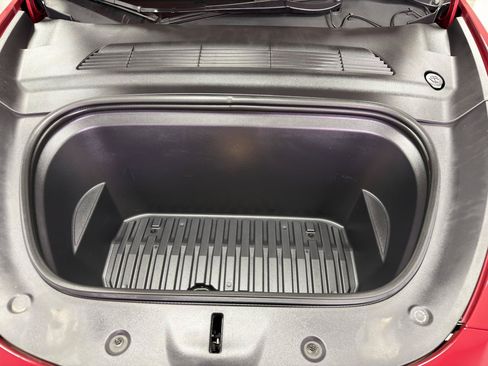Used 2023 Tesla Model Y Performance AWD/4WD image 32
